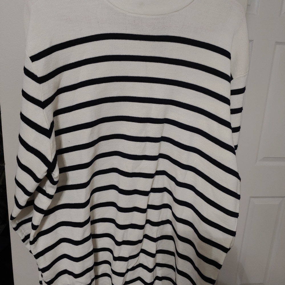 Sweater - Picture 10 of 10